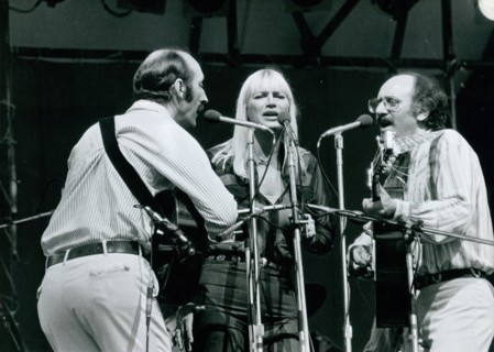 Paul Stockey, Mary Travers and Peter Yarrow perform during the Peter, Paul and Mary reunion tour in 1978