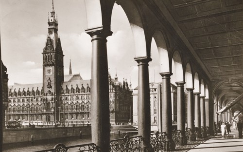 Germany, Hamburg, view of the townhall from the arches, 1952 circa