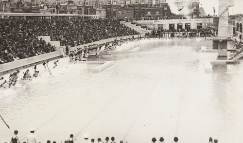 United Kingdom, Hastings and Saint Leonards Bathing Pool, the impressive outdoor swimming pool located in West St Leonards on the East Sussex coast, probably on opening day May 27th 1933