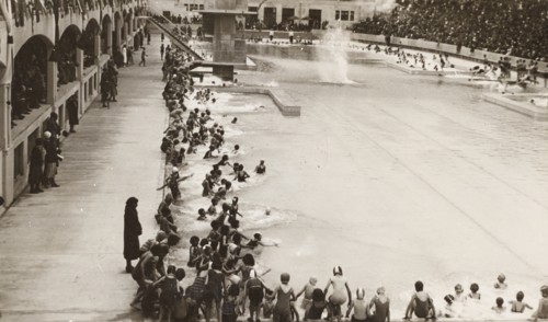 United Kingdom, Hastings and Saint Leonards Bathing Pool, the impressive outdoor swimming pool located in West St Leonards on the East Sussex coast, probably on opening day May 27th 1933
