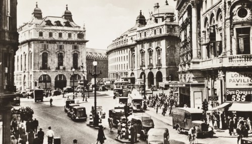 United Kingdom, Piccadilly Circus & Regent Street, London, 1935 circa