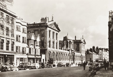 United Kingdom, Oxford, High Street with The Queen's College, 1960 circa