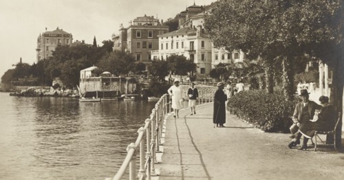 Jugoslavia, Croatia, Abbazia, today's Opatija, Hotel Savoy on the left, 1910 circa