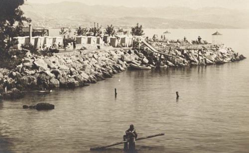 Jugoslavia, Croatia, Abbazia, pier of beach resort Bagno Angiolina,  1920 circa