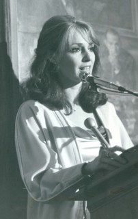Jennifer O'Neill at the podium