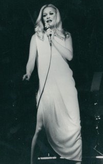 Liz Ray performing on the Manhattan Riverboat