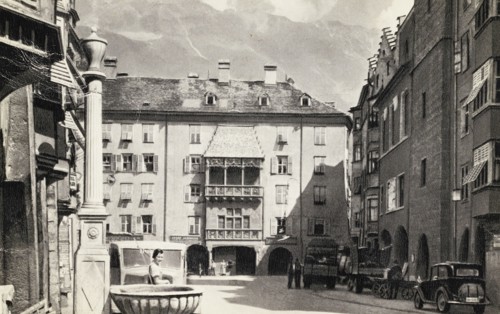 Austria, Innsbruck, Herzog-Friedrich-Strasse with the Golden Roof, Tyrol