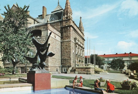 Finland, Turku, Museum of Art and Statue 'Swans' by Jussi Mantynen, 1967 circa