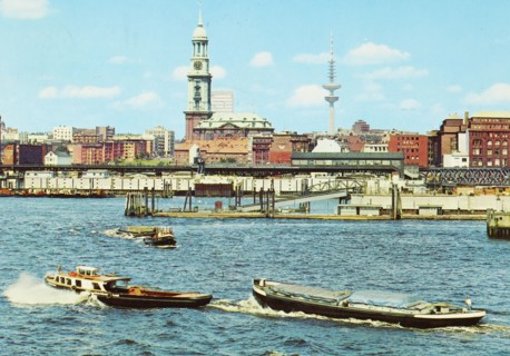 Hamburg, Harbour against Saint Michel's Church