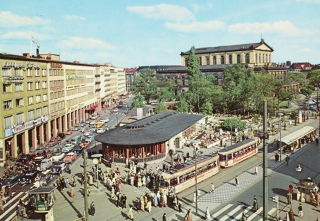 Germany, Hannover, view of the famous Cafe am Kropcke with the Opera House