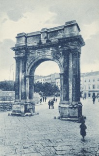 Croatia, Pula, Arch of Sergi