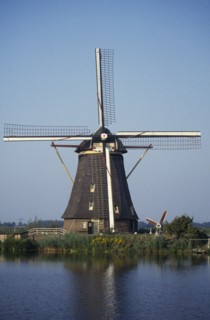 HOLLAND, Zuid Holland, Kinderdijk, Windmill on the riverbank of the Rhine.