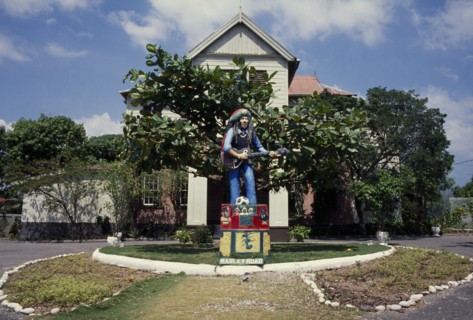 WEST INDIES, Jamaica, Kingston, Statue outside the Bob Marley Museum