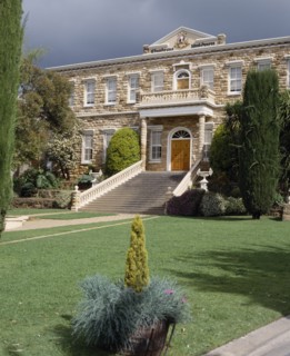 AUSTRALIA, South Australia, Barossa Valley, Chateau Yaldara at Lyndock. The front entrance with
