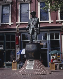 CANADA, British Columbia, Vancouver, Gastown. Bronze statue of Gassy Jack the father of Gastown