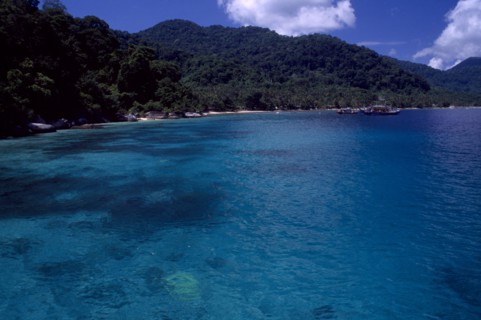 MALAYSIA, East Coast, Pulau Tioman, View from the sea toward the west coast of the island with