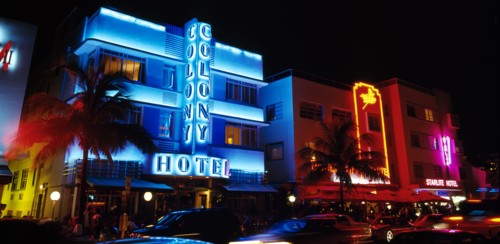 USA, Florida , Miami, South Beach. Ocean Drive Art Deco Buildings at night Colony Hotel with neon
