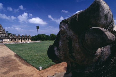 INDIA, Tamil Nadu, Kanchipuram, Kailasanatha Temple dedicated to Siva and dating from the 7th