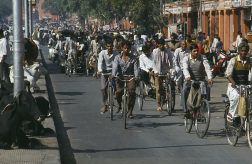 INDIA, Rajasthan, Jaipur, Bicycle traffic