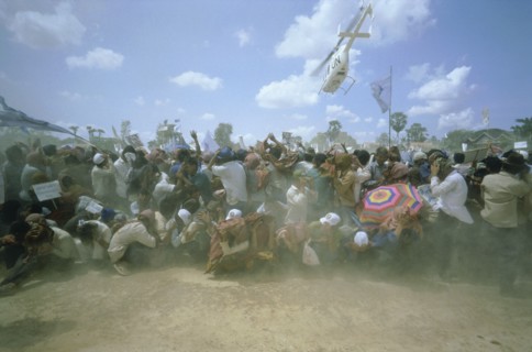 CAMBODIA, General, UN helicopter carrying Prince Ranaridth Sihanouk during the 1993 elections takes