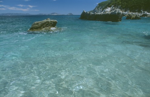 GREECE, Northern Sporades, Skolpelos, Clear waters & rocks