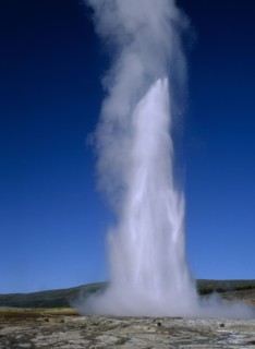 ICELAND, Strokkur Geysir, Volcanic water spout