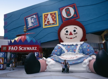 USA, Florida, Orlando , International Drive. Pointe Orlando Shopping Area. FAO Schwartz Toy store