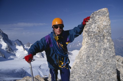 10069417 SPORT   Climbing  Man on Summit