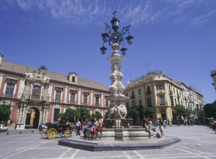 SPAIN, Andalucia, Seville, "Santa Cruz District, Plaza Virgen de los Reyes with Palacio Arzobispal