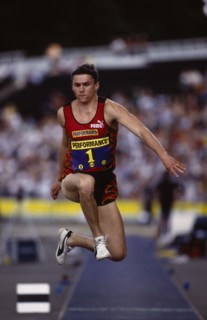 10039031 SPORT Athletics Triple Jump Jonathan Edwards at Crystal Palace