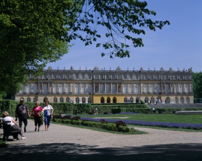 GERMANY, Upper Bavaria, Chiemgau, Chateau Herrenchiemsee. View across gardens to chateau with