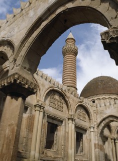 TURKEY, Isnak, Pasna Palace arch