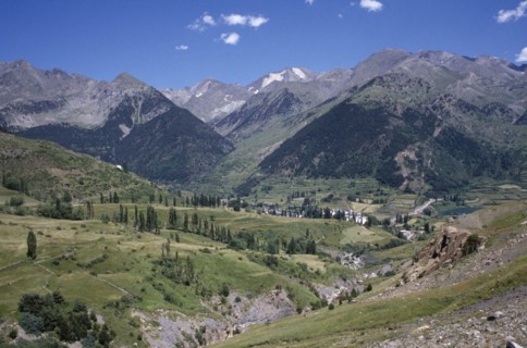 SPAIN, Aragon, Pyrenees, View over mountanous landscape near the Spanish French border