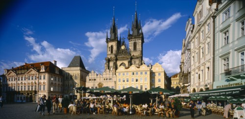 CZECH REPUBLIC, Stredocesky, Prague, View across Old Town Square toward Tyn Church with busy