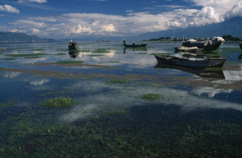 CHINA, Yunnan, Fishing boats on Dali Er Hai Lake