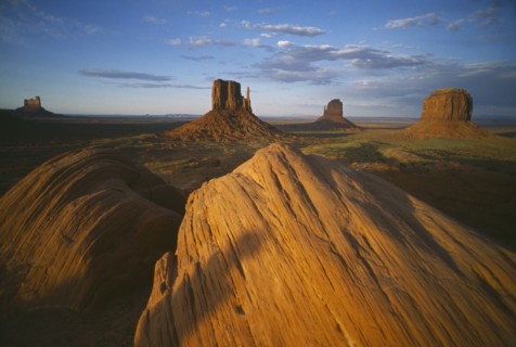 USA, Arizona / Utah, Monument Valley, Panoramic View towards the Mittens in evening light