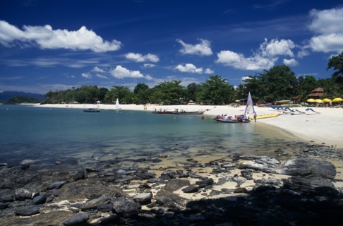 MALAYSIA, Kedah, Langkawi, Pantai Tengah beach at the south end by The Lanai hotel with tourist