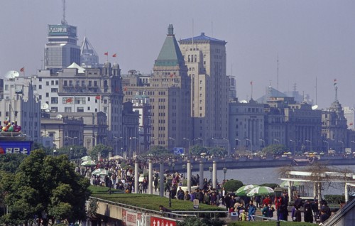 CHINA, Shaanxi, Shanghai, View over The Bund waterside area towards city skyline