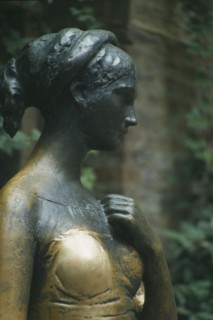 ITALY, Veneto, Verona, Statue of Juliet outside Casa di Giulietta or Juliets House at Number Twenty