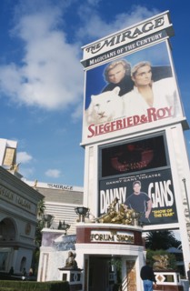 USA, Nevada, Las Vegas, Mirage hotel and casino with sign advertising ‘ Siegried & Roy ‘ in the