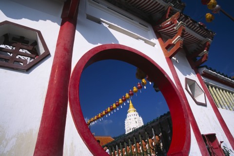 MALAYSIA, Penang, Kek Lok Si Temple, "Ban Po, the Pagoda of a Thousand Buddhas and string of red