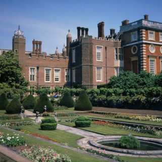 ENGLAND, London, Hampton Court - palace and gardens