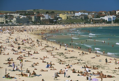 AUSTRALIA, New South Wales, Sydney, View over busy Bondi Beach