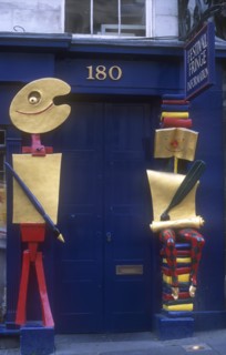 SCOTLAND, Lothian, Edinburgh, Sculptured doorway of the Fringe Festival Information shop