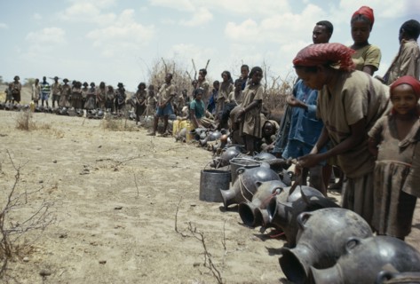 ETHIOPIA, Water, Galla people waiting for water during drought.
