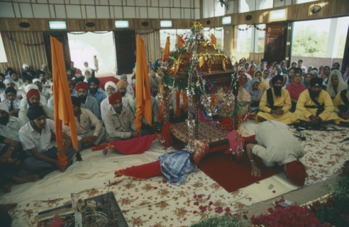 KENYA, Religion, Sikhism, Worshippers at inauguration of new Sikh temple.