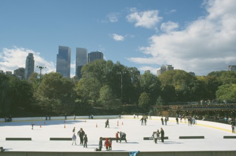 USA, New York, Manhattan, Wollman ice rink in Central Park