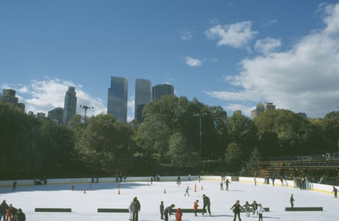 USA, New York, Manhattan, Wollman ice rink in Central Park