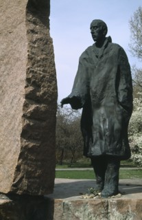 HUNGARY, Budapest, Memorial to Raoul Wallenberg who rescued many Hungarian Jews during World War II