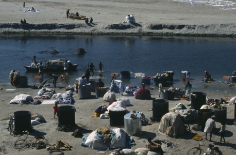 INDIA, Uttar Pradesh, Agra, Washing industry on the banks of the Yamuna River.